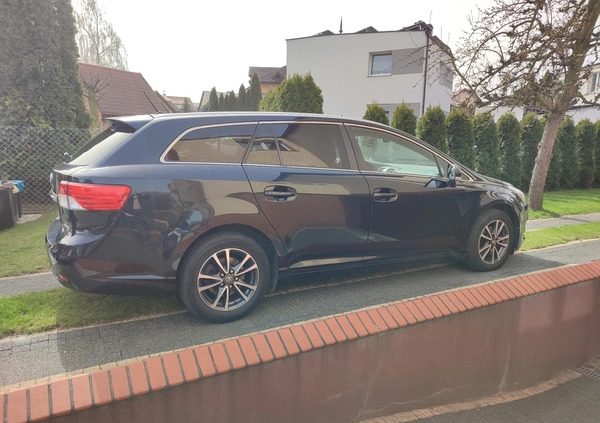 Toyota Avensis cena 41500 przebieg: 228341, rok produkcji 2015 z Tczew małe 326